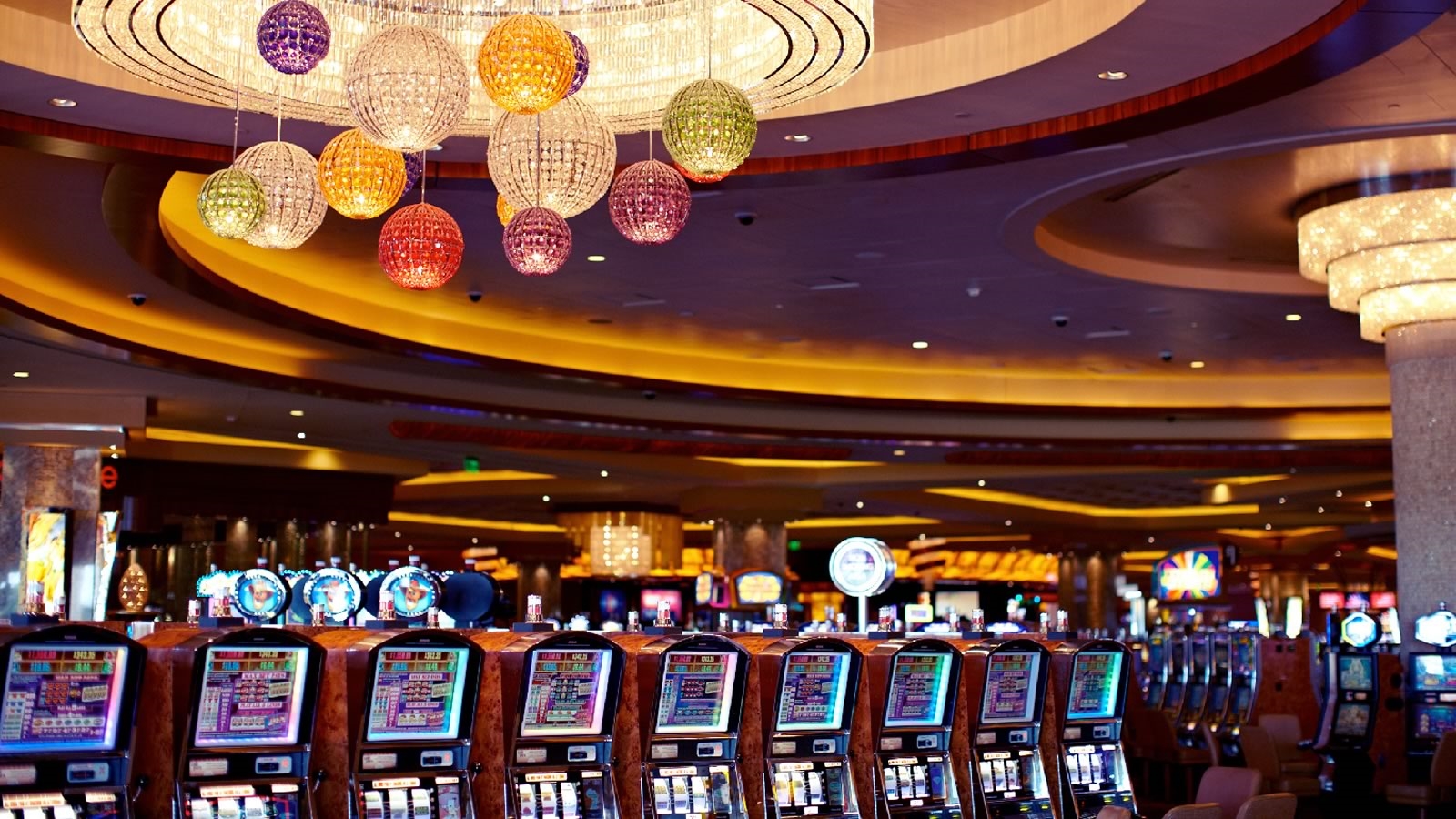 Play Over 130 Casino Games at Silver Oak and Get Up to ,000 Free