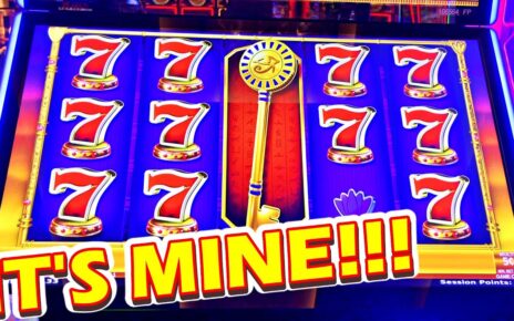 I TOOK HER MONEY!!!! * FIST BUMPS IN MY LIFE!!!! – Las Vegas Casino Slot Machine Bonus Games Win