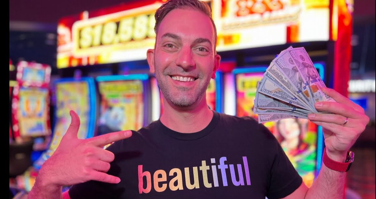 ? LIVE ? MASSIVE ,000 Jackpot at Grand Casino!
