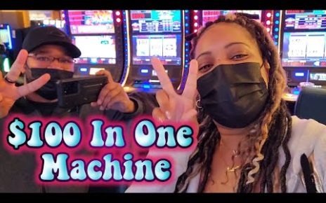 I pose 0 In 1 Slot Machine At Morongo Casino!!!