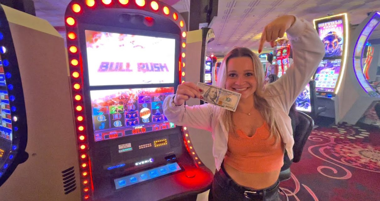 Watch My Wifey Play Slots At The Rio Hotel & Casino In Las Vegas! ?