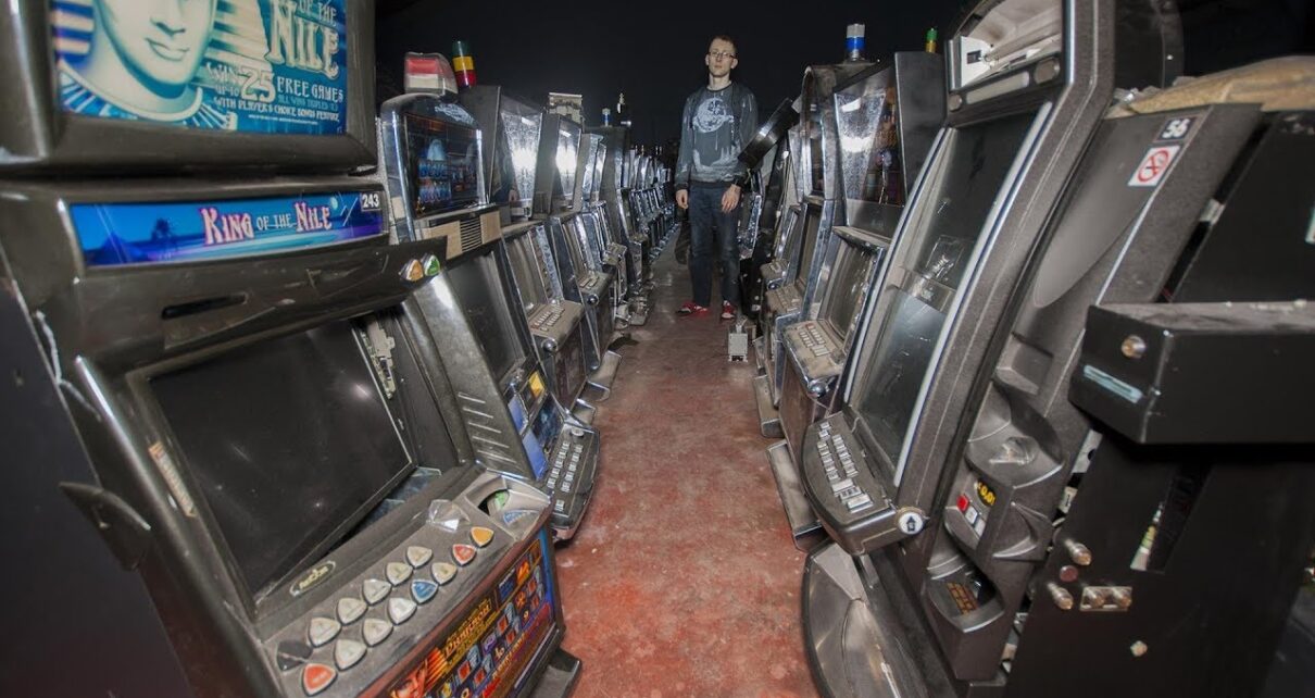 Le casino et les bornes d’arcades abandonnées – Urbex