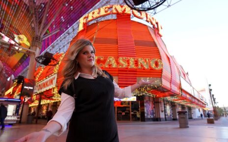 I Stayed in the Cheapest Room at Fremont Hotel & Casino in Las Vegas!