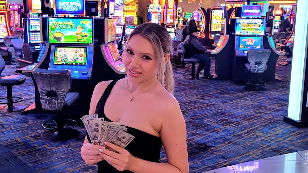 Is the STRAT the Best Casino for Playing Slots in Las Vegas?