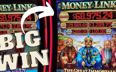 Winning BIG MONEY On Slot Machine At Casino