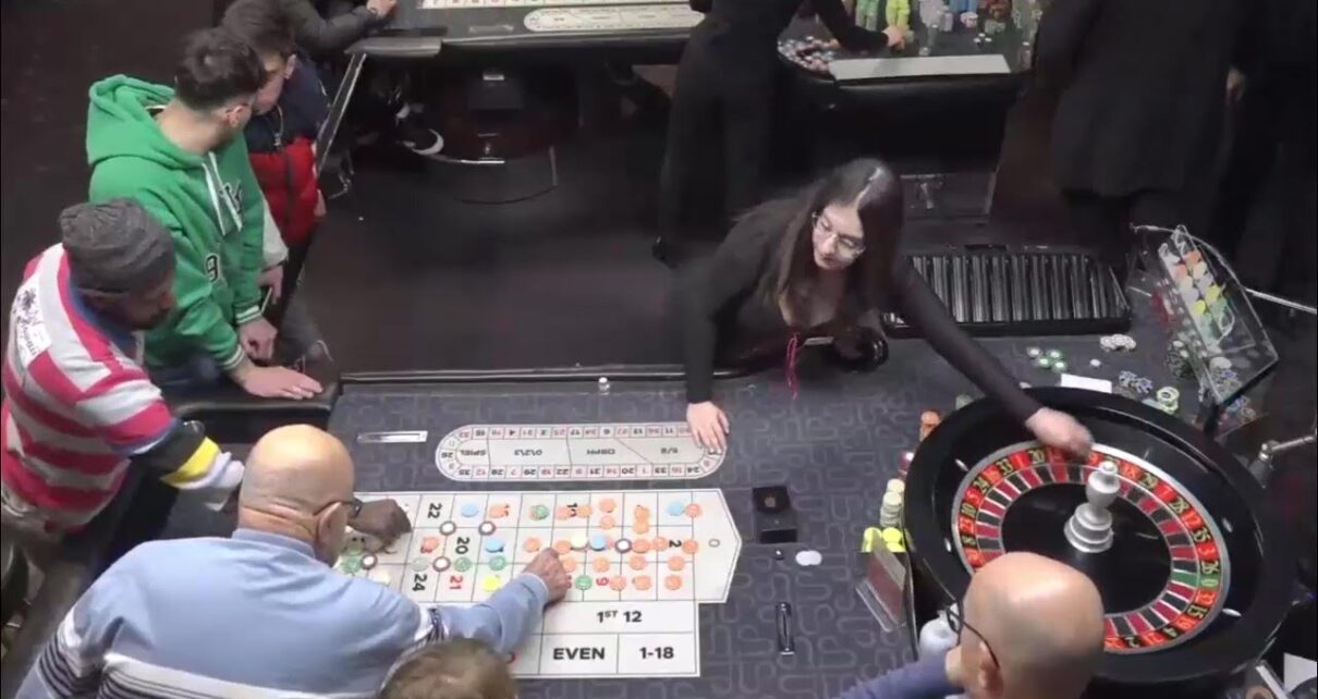 ROULEETE IN existent TABLE BIG BETS IN CASINO 27/02/2023