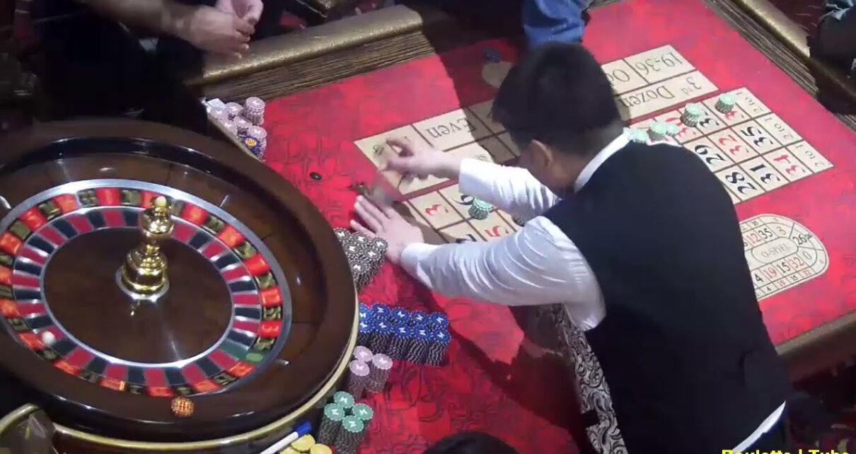 Roulette Live Table Session dark Wednesday light In Las Vegas Casino✔️ 2023-05-04