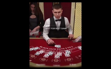 Dealer Caught Helping Players Win ! #blackjack #online #casino