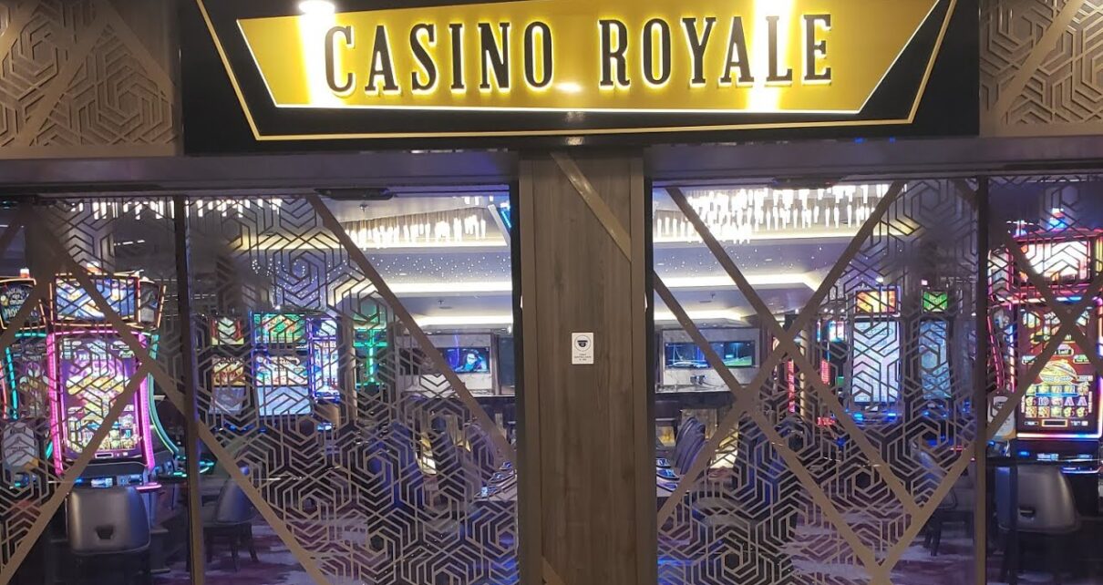 Royal Caribbean’s Wonder of the Seas Casino Royale + Golden Room Tour