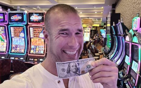 I position My Last 0 in a Slot at Golden Nugget Casino in Las Vegas