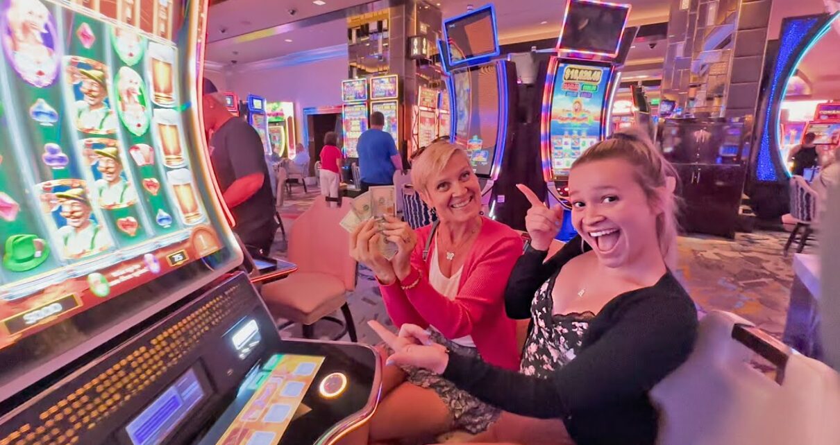 Greta Plays Slots With Her Mom! (Her First Time EVER Gambling) Greta Plays Slots With Her Mom! (Her First Time EVER Gambling)