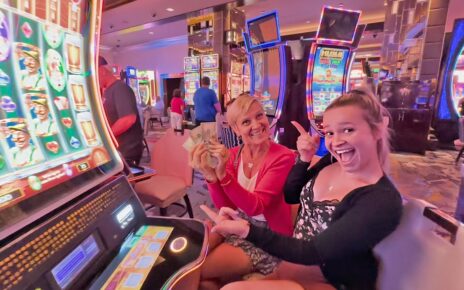 Greta Plays Slots With Her Mom! (Her First Time EVER Gambling)