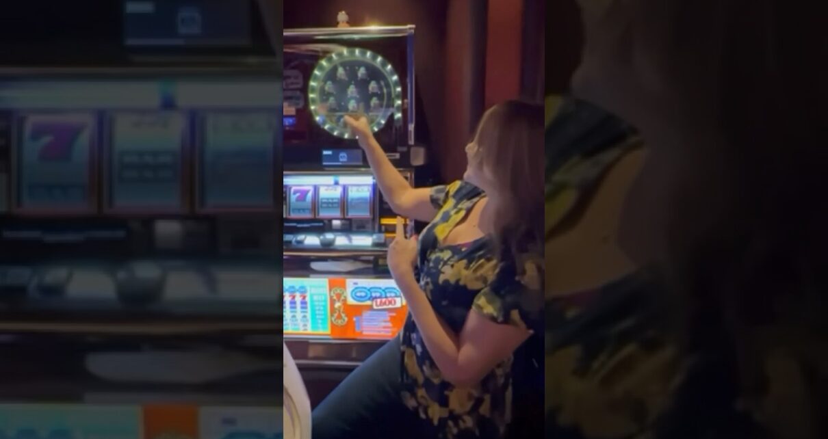 Malfunction?!! What?! #casino #casinogame #slotmachinejackpot