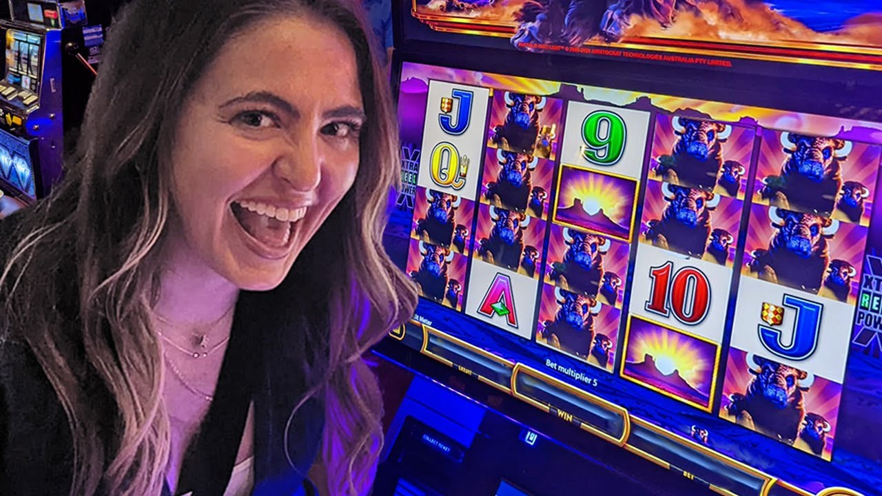 9 JACKPOTS ? 6 Slot Machines ? 1 Hour Of Fun at Monarch Casino!