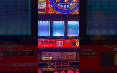 Heat check isle 6! #fun #money #gambling #comedy #casino #slots