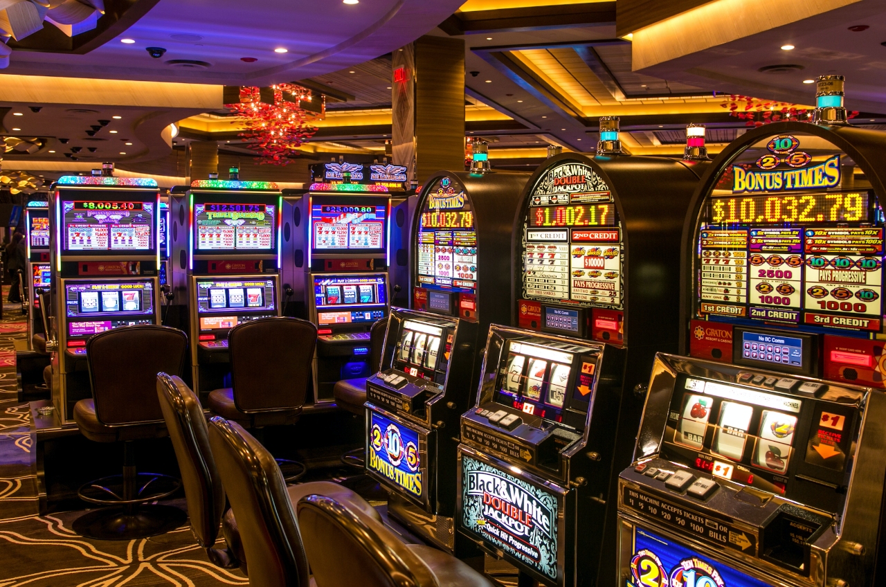 Zbuloni botën emocionuese të kazinosë së rrotullimeve elektrike