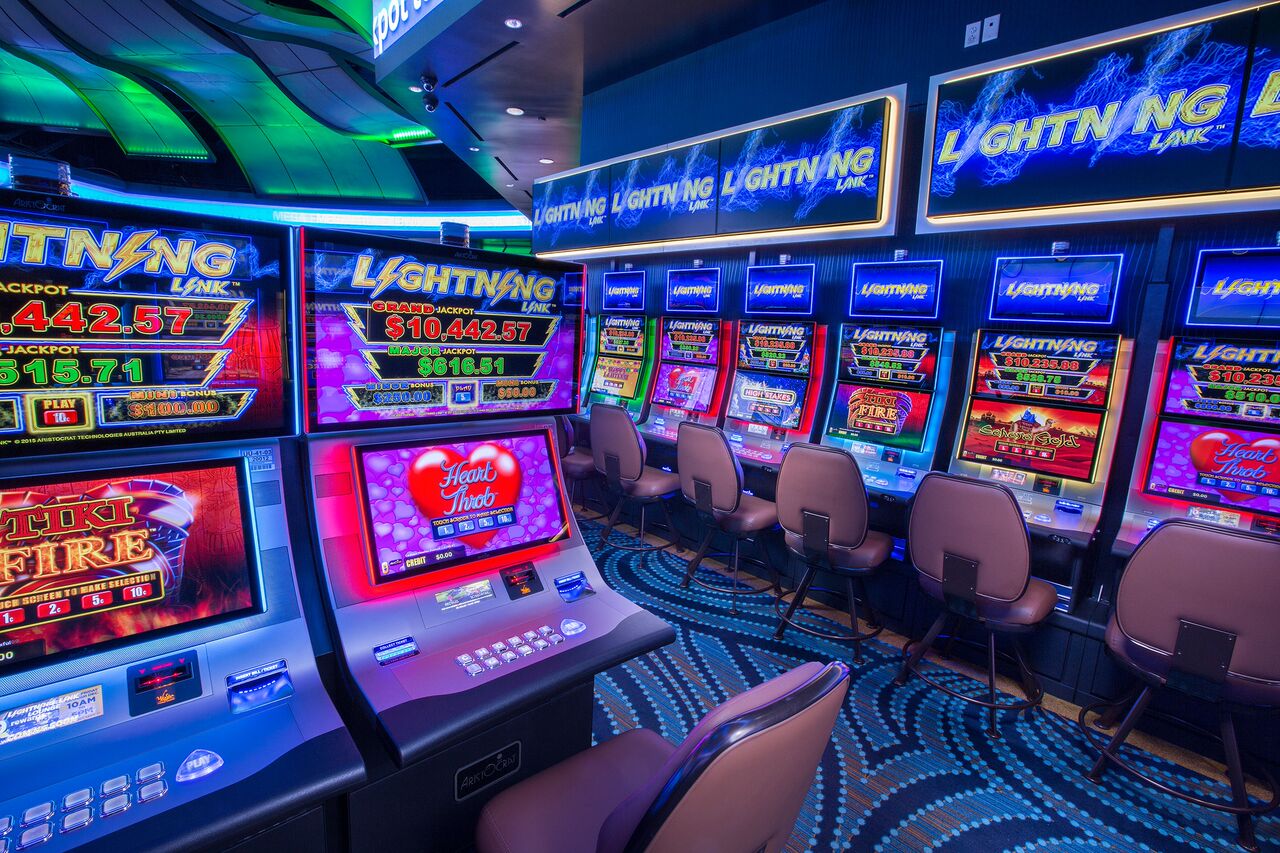 The Evolution of Online Casinos: From Land-Based to Virtual Gaming