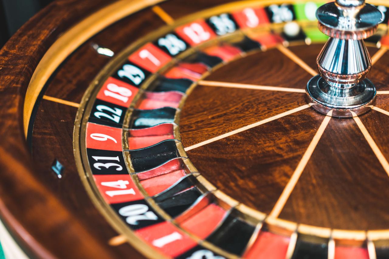 The Evolution of Lyllo Casino: From Brick and Mortar to Online Gaming