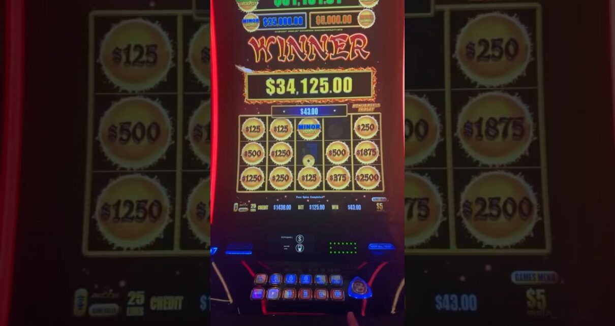 BOOM MINOR ALERT! 🔥 K BONUS ON AUTUMN MOON! #PeppermillReno #DragonLink #Jackpot #AutumnMoon