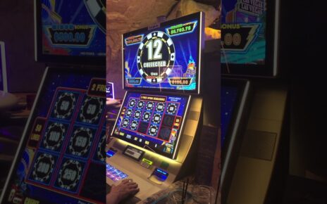 CHIPPIES GIVE DOLLAS!!! #slots #casino #slotmachine #slotwin #jackpot #bonusfeature #casinogames