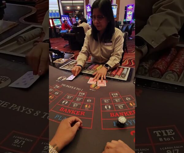 Tôi nghĩ tôi có thể bẻ cong các lá bài ;( #hài #baccarat #sòng bạc