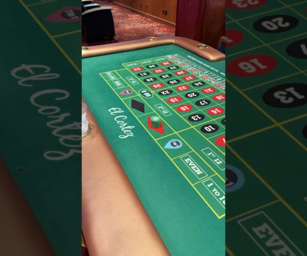 Roulette hay blackjack? Bạn chọn gì? #casino #gamble #gambling #lasvegas #blackjack #roulette