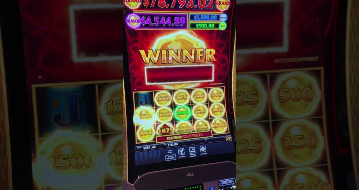 Sometimes the crazy spins are worth it… 👀 Check out my channel for more! #jewelofthedragon #slots