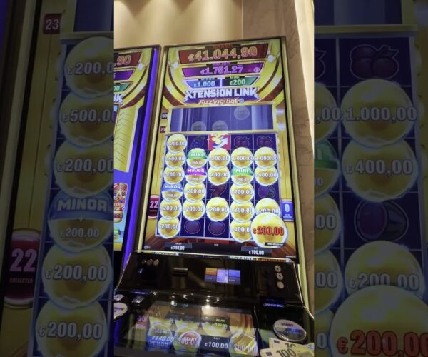 Big Win from the Maximum Payout on 100 Euro Spins in Casino Slots at Novomatic Casino Book of Ra