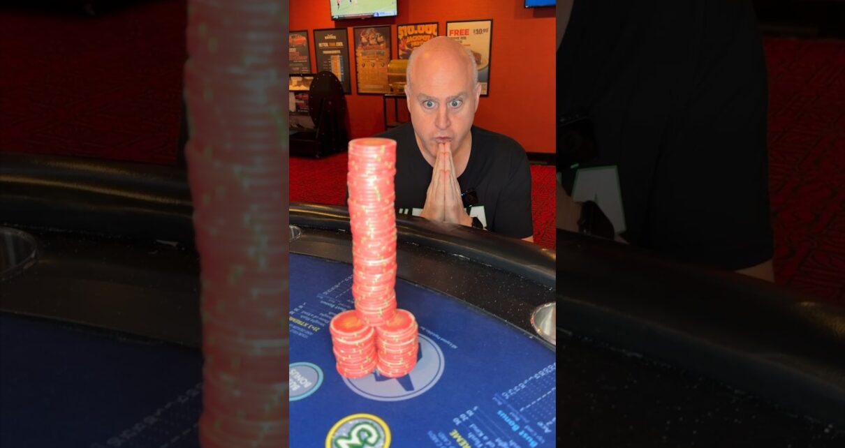 The largest hand of blackjack ever, big win. The largest hand of blackjack ever, big win.