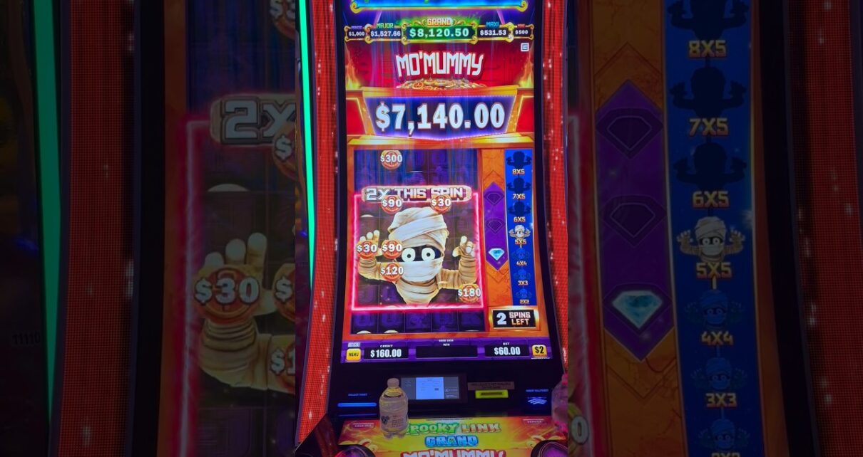 Big Win on Spooky Link for a Huge Jackpot with a Bet on the Big Screen! Big Win on Spooky Link for a Huge Jackpot with a Bet on the Big Screen!
