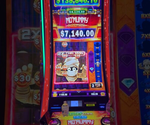 Big Win on Spooky Link for a Huge Jackpot with a  Bet on the Big Screen!