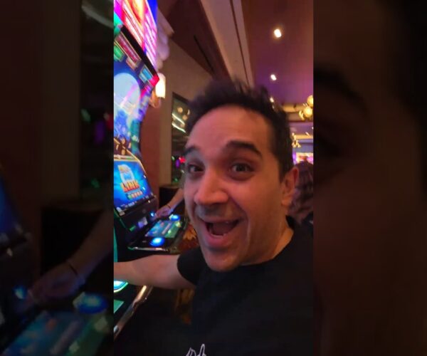 Rare Bonus on New Huff and Puff: Big Win!
